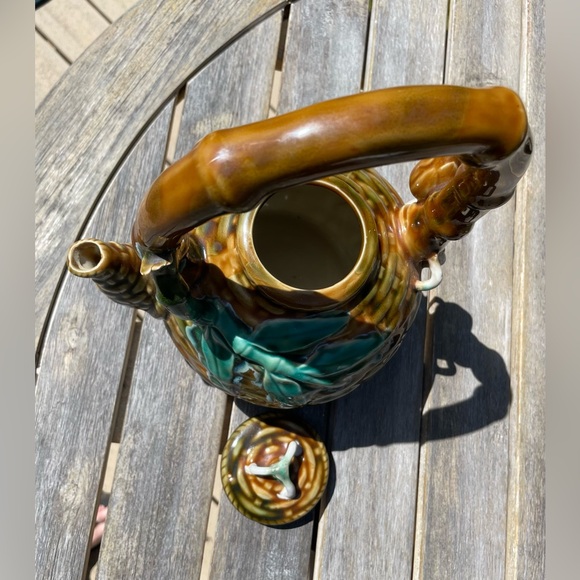 Majolica Style Basket Weave Bamboo Tea Pot - Picture 6 of 9